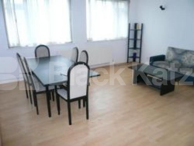 			VIEWINGS HIGHLY RECOMMENDED!!!, 2 Bedroom, 1 bath, 1 reception Flat			 Newnham road, WOOD GREEN N22